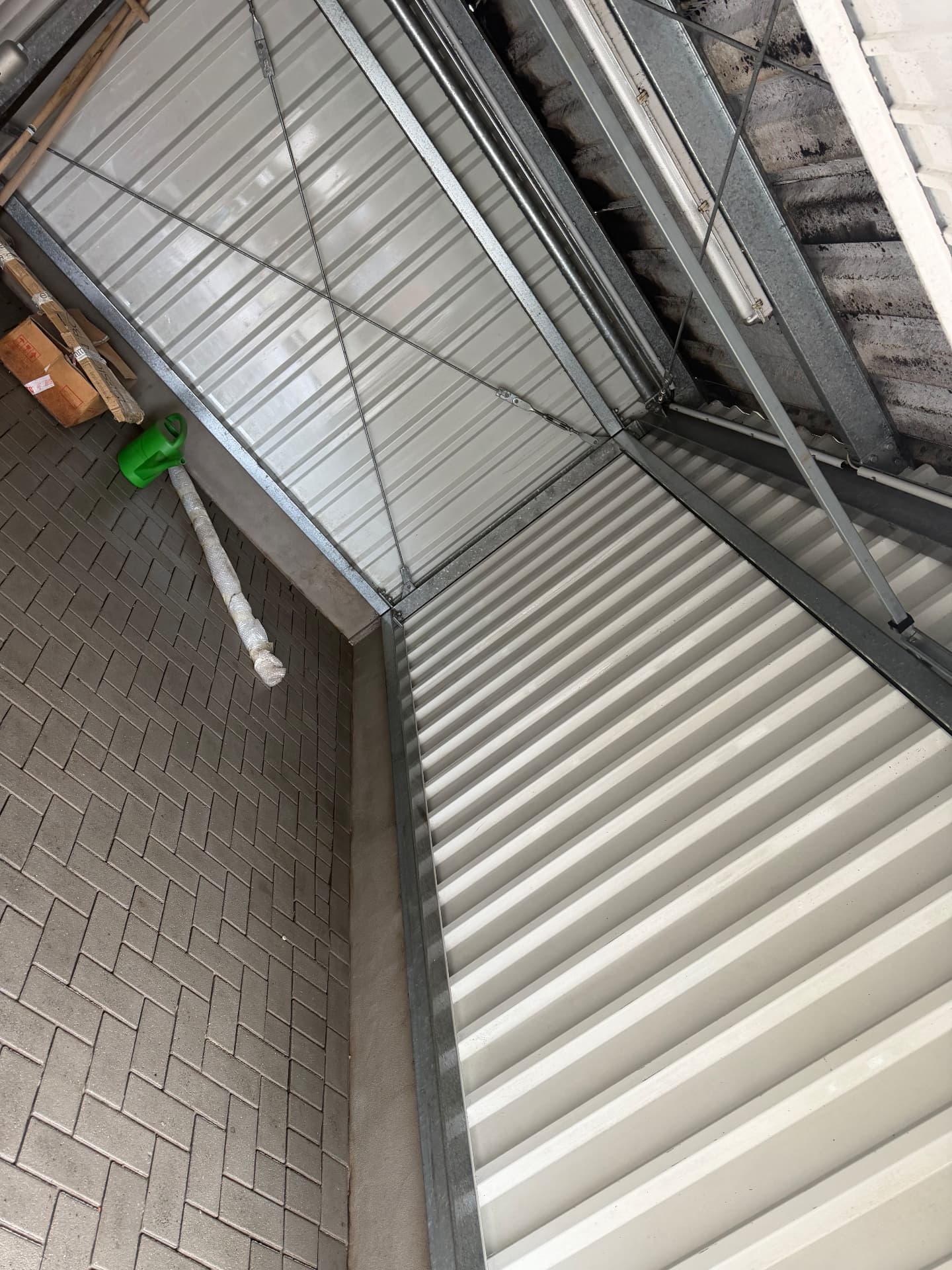Garage nach der Reinigung